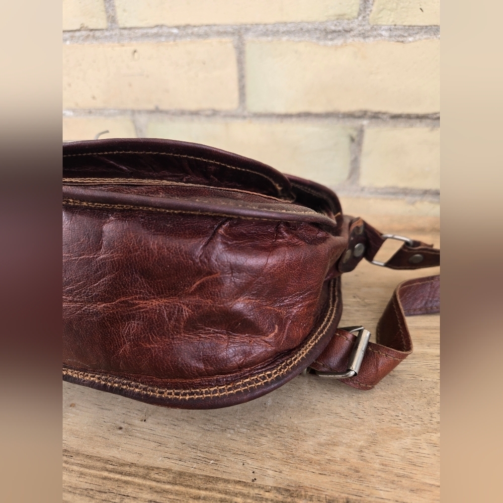Vintage Style Leather Satchel - Picture 10 of 13